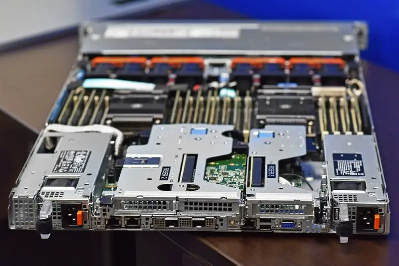 4-Server-R6525